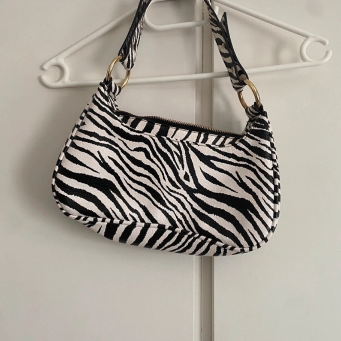 Zebramönstrad Axelväska