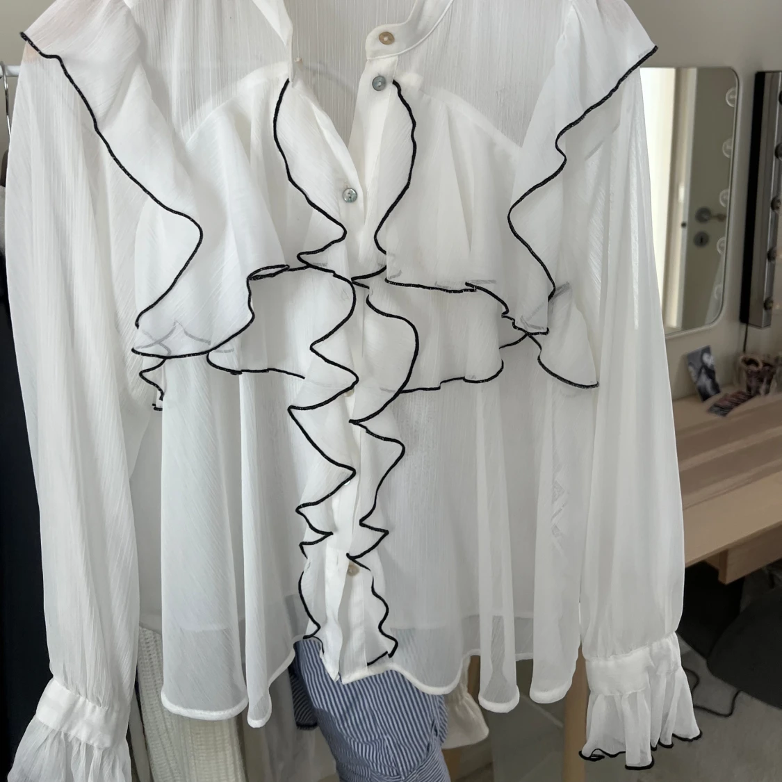 Oanvänd blus från Zara! - 90