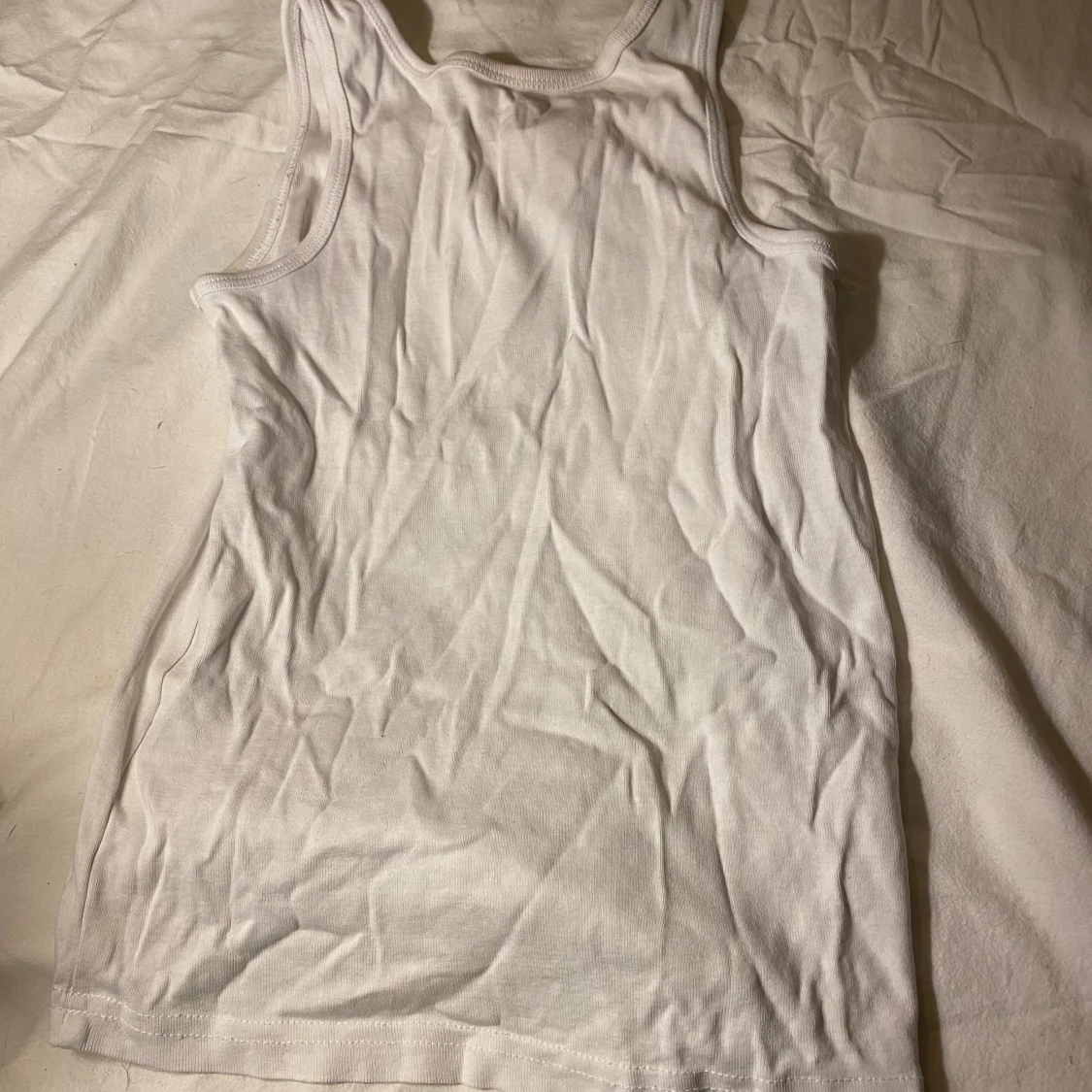 Ett enkel vit linne  - 90