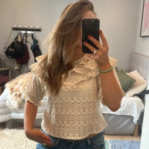 Spets blus  - Supersöt blus 