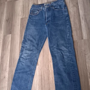 Crocker jeans - Knappgylf högre midja raka ben