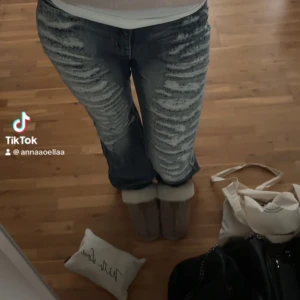 Jaded london jeans - Superfina low waist jeans från jaded London i storlek W28! Endast använda 1 gång så i jättebra skick💕