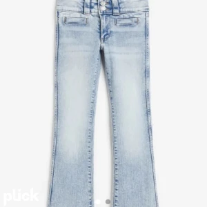 Bootcut jeans - Bootcut jeans från Hm. Lite använda men det syns inte.  Köpta för typ 240kr. Säljer för 130❤️ I storlek 158