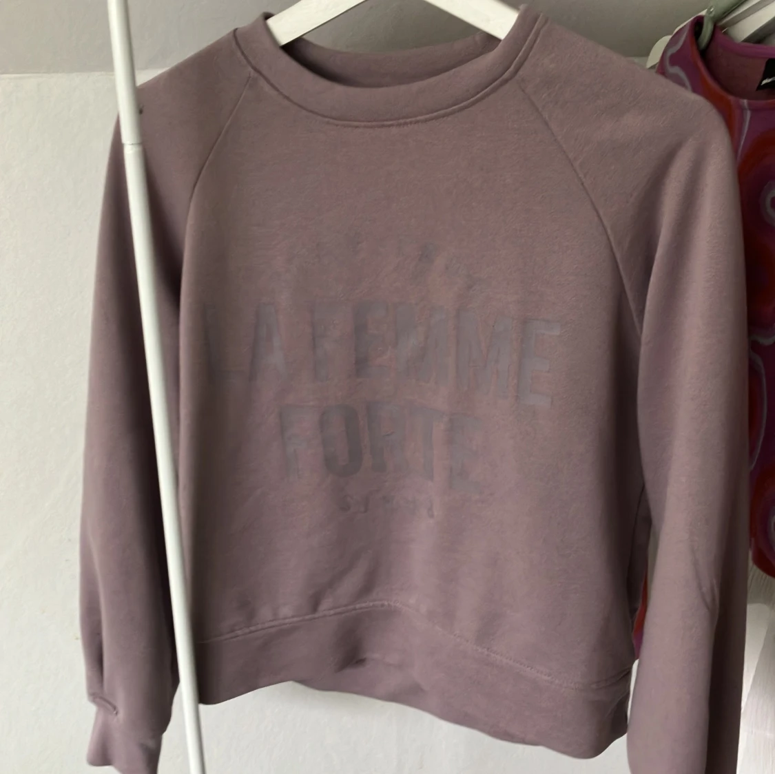 Mysig lila sweatshirt