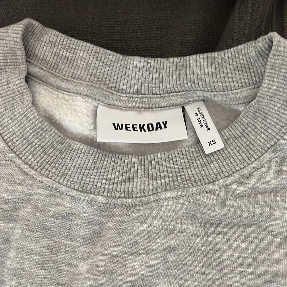 Helt vanlig grå sweatshirt från weekday. Jättebra basicplagg. Storlek Xs.. Tröjor & Koftor.