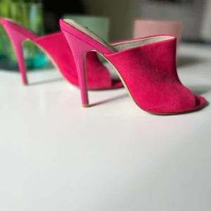 Oanvända rosa klackskor  - Klackskor oanvända strl 37 