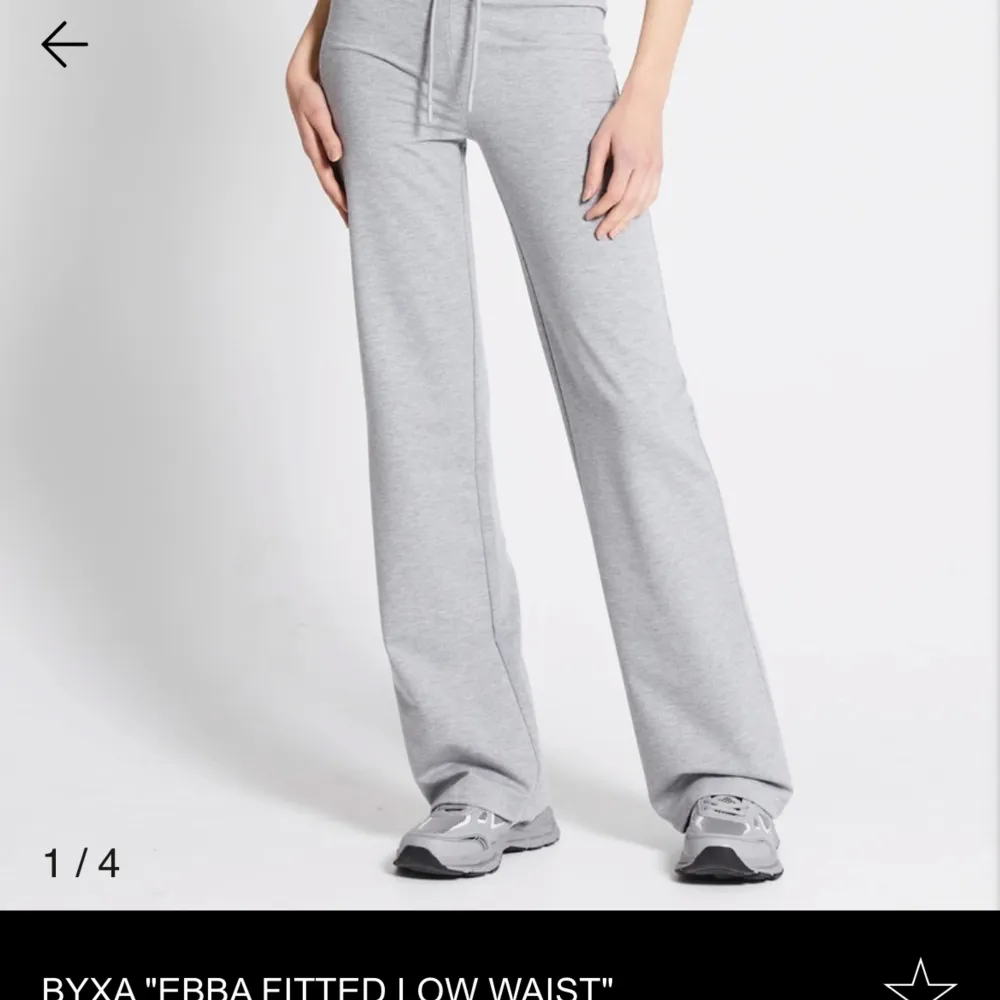Ett par raka pyjamasbyxor från lager 157 som är för tighta upp till för mig och hann inte att lämna tillbaka alltså är det helt nya! 🩷 (Köpt i butik för 200kr). Jeans & Byxor.