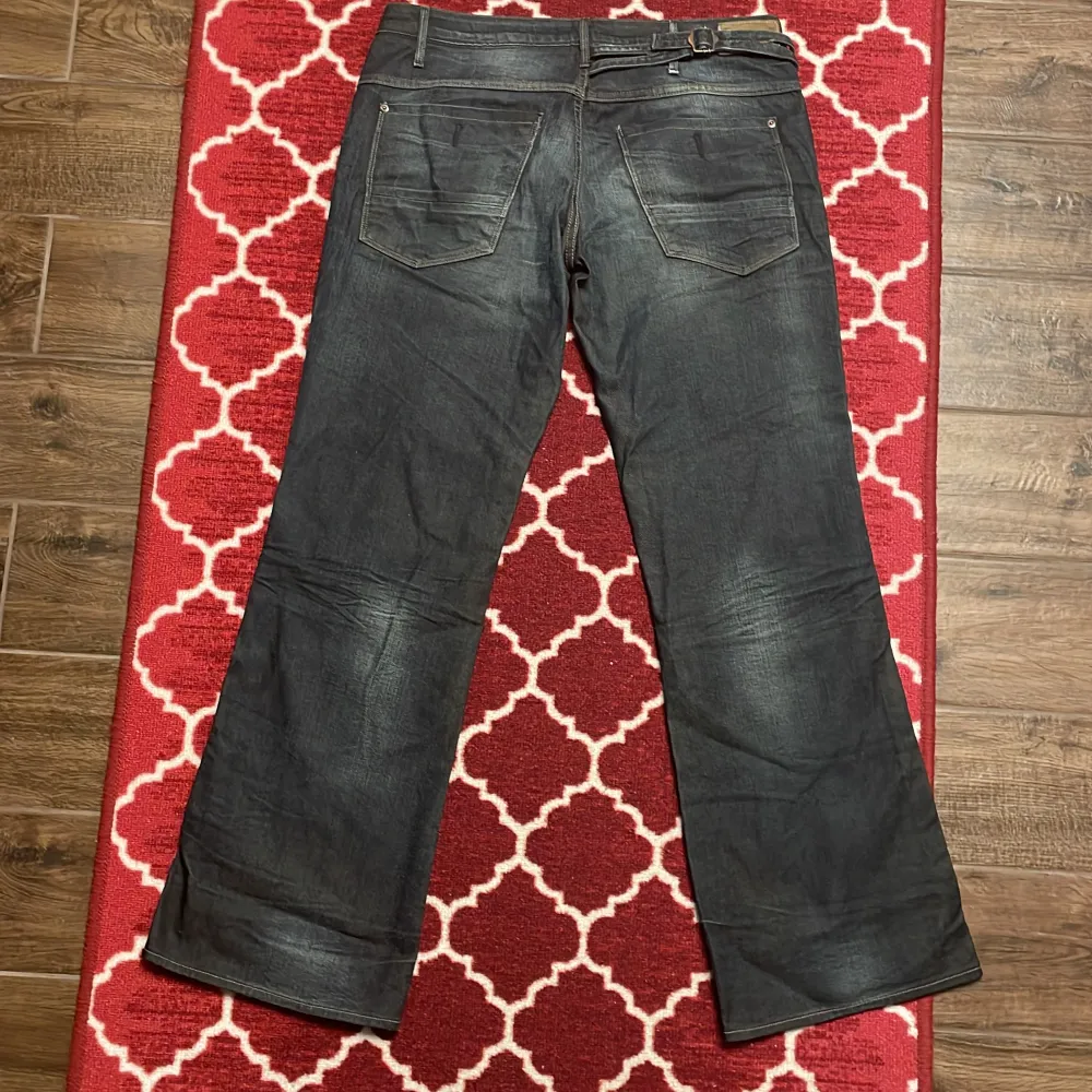 G-star jeans i mörk washed Storlek 31/32 loosefit . Jeans & Byxor.