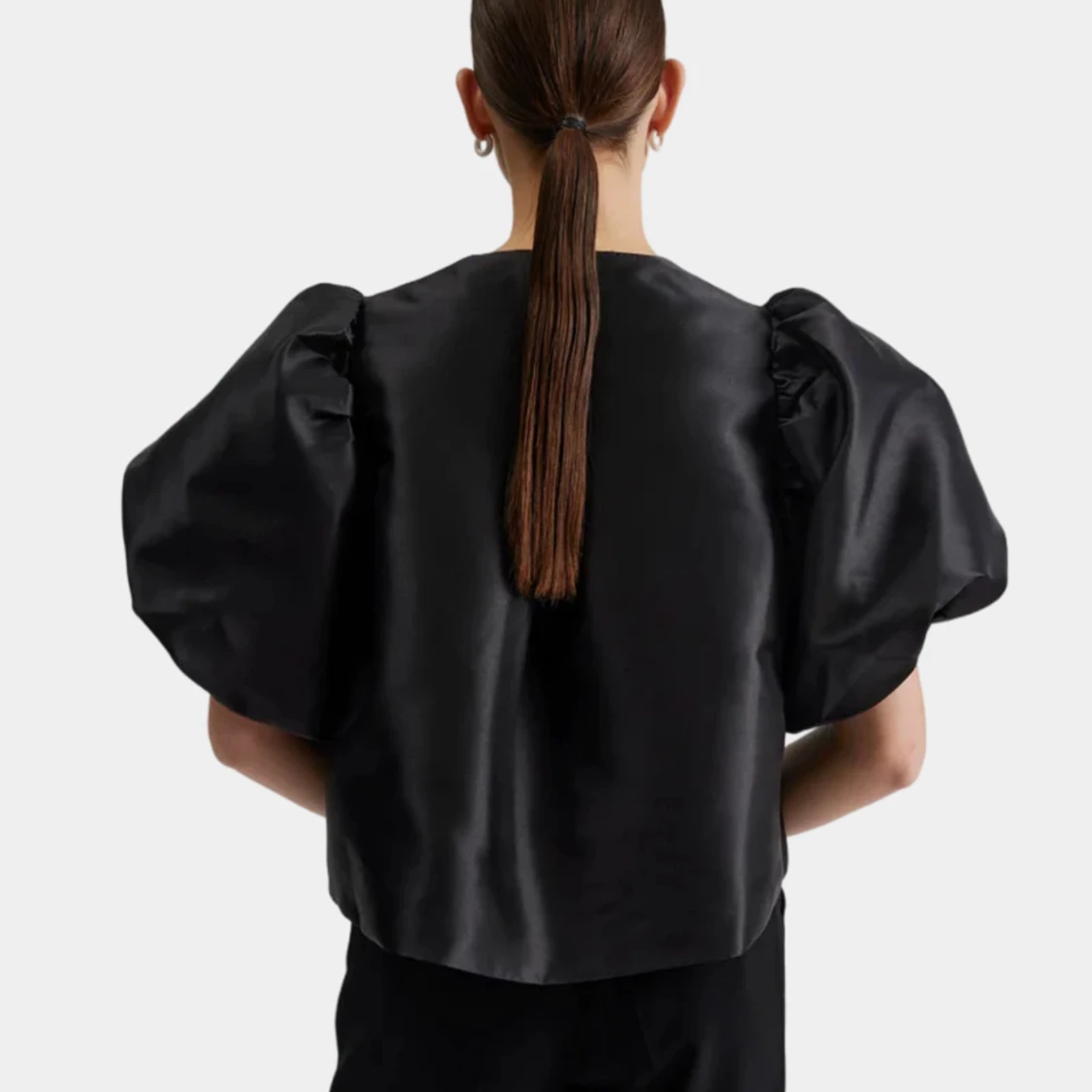 By Malina Cleo Blus - 90