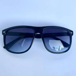 Ray-ban boyfriend liknande solglasögon  - Säljer dessa solglasögon som liknar rayban boyfriend solglasögonen. Dom är helt nya, endast testade. Skriv vid minsta fundering!