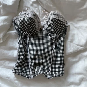 Korsett topp - Jätte fin korsett top, bra skick då jag säljer pga för liten💕