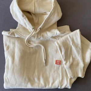 Les deux stl. M - Hoodie i mycket gott skick. 