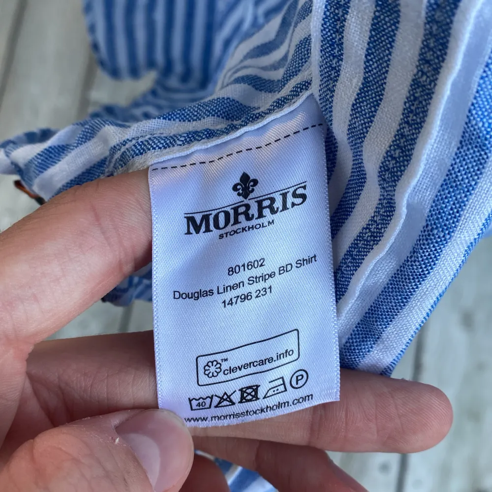 Riktigt snygg linneskjorta från Morris. Storlek S. 100% linne.. Skjortor.