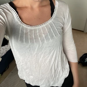 Vit blus - Söt vit tunn blus från marbolo classics🧿  Pm för mer info!🤍