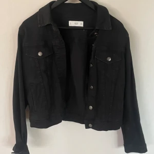 Jeansjacka - Knappt använd 