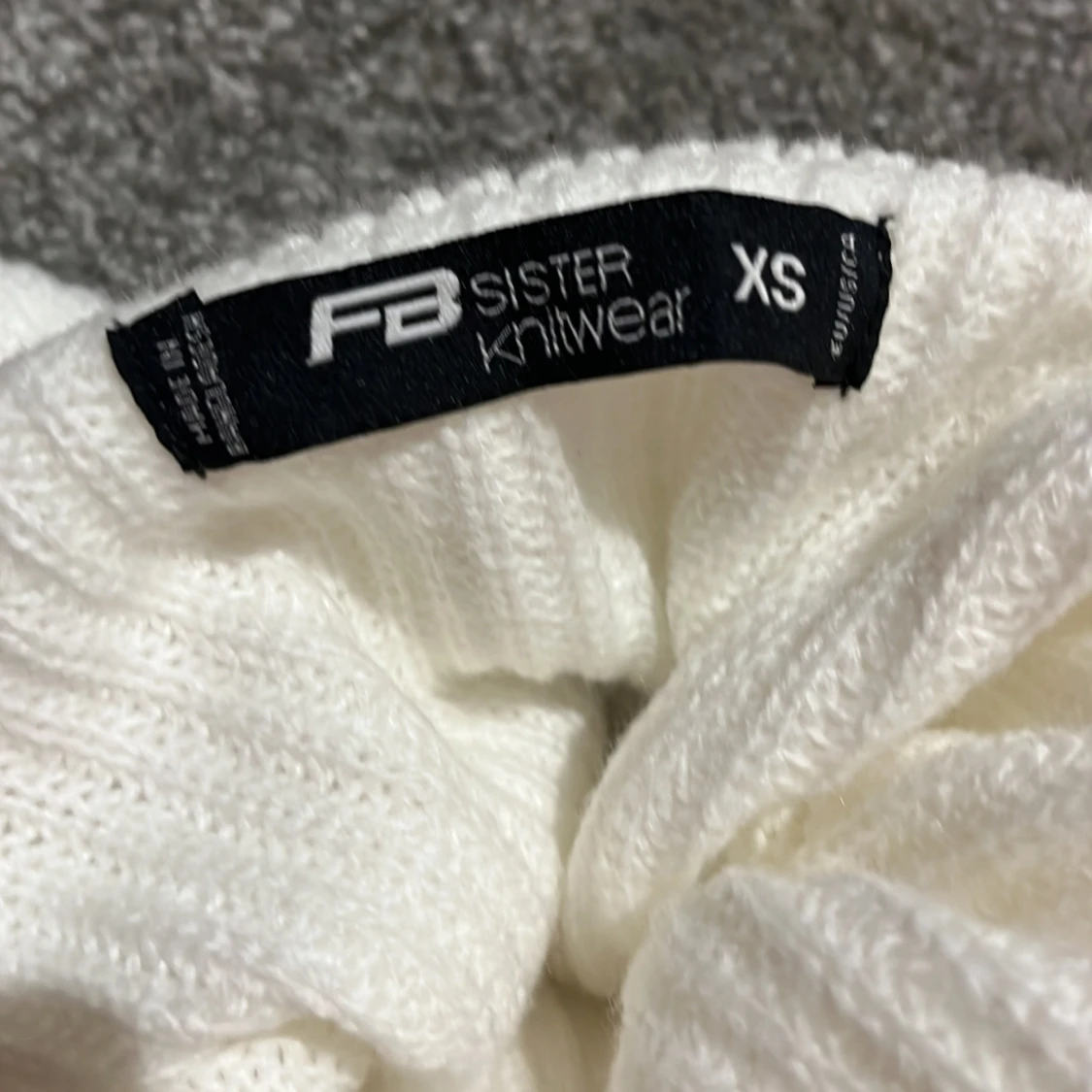 Vit stickad tröja - 90