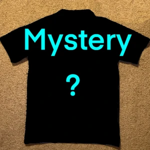 Mystery fotbollströja  - Vi säljer mystery box med fotbollströja. Tröjorna är helt nya och oanvända. Skriv om du har frågor!!