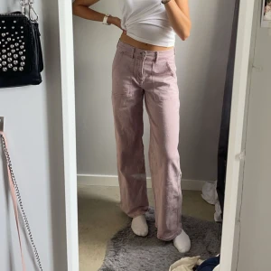 Cargobyxor - As coola cargobyxor i smuts rosa köpta från American Eagle för 999 kr🩵