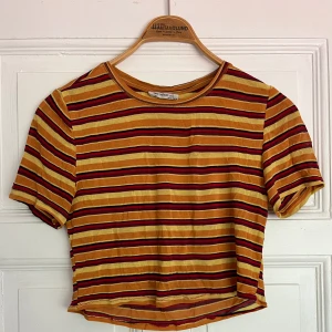 Zara topp - Topp som jag croppat själv. Stretchigt och skönt tyg