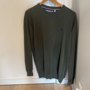 Stickad tröja från U.S polo Assn. - Fin tröja från U.S polo Assn.