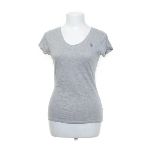 Polo T-shirt  - Jätte fin polo T-shirt köpt på sellpy Inga defekter