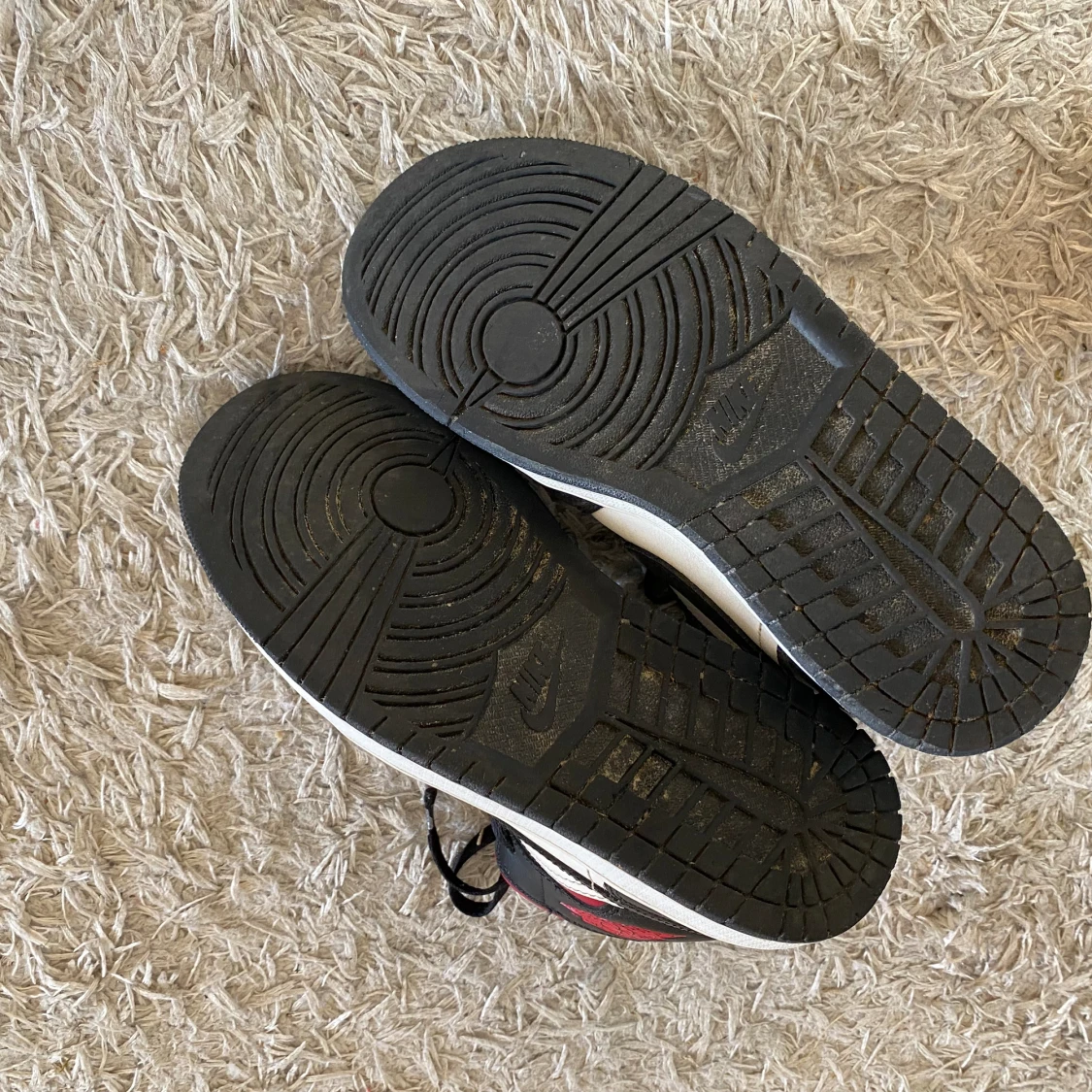 Skor air jordans 1 mid  - 92