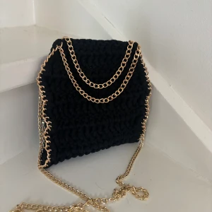 Virkad väska  - CINDERELLA väskan🤍 så gullig liten väska som passar allt!  