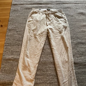 Linnebyxor  - Jätte bra skick knappt använda. Skriv vid frågor.