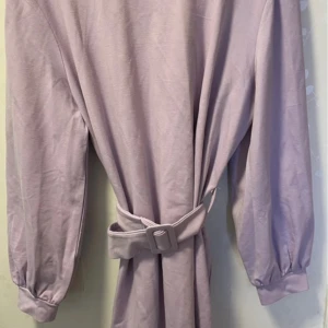 Syrenlila klänning från bubbleroom 3XL - Enbart använd en gång, nyskick.