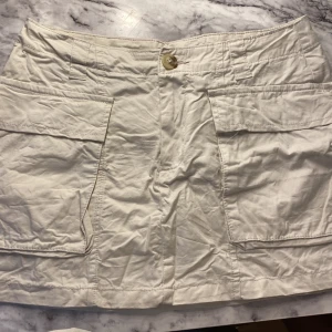 Cardio mini Skirts - Två korta kjolar i ny skick. Pris 200st 