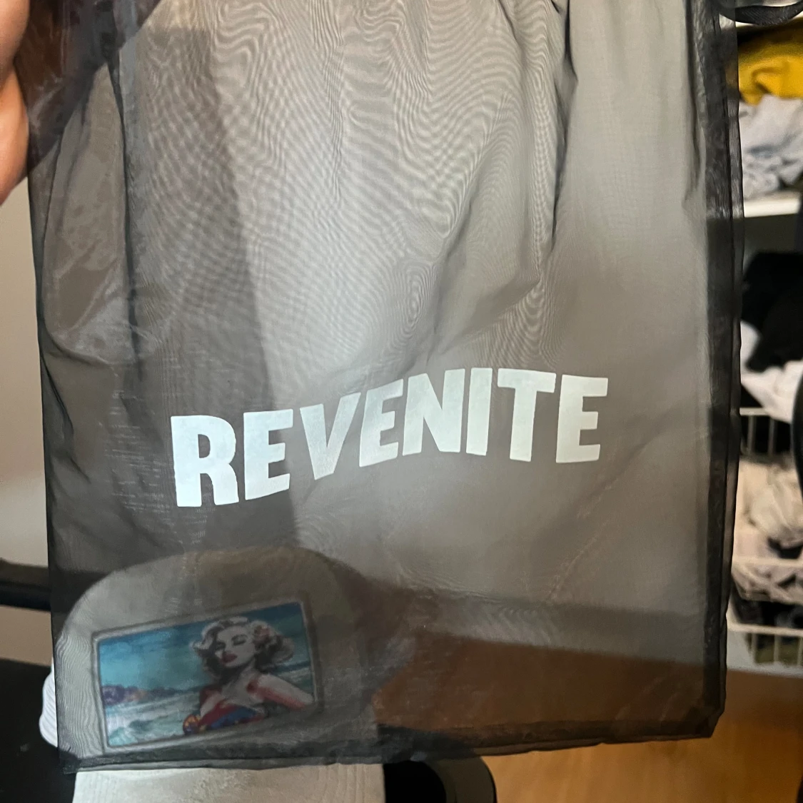 Säljer denna keps från revenite - 92