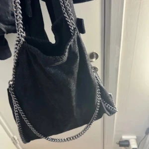 Kedjeväska - Helt ny (Läs tidigare annons för mer info) 💓