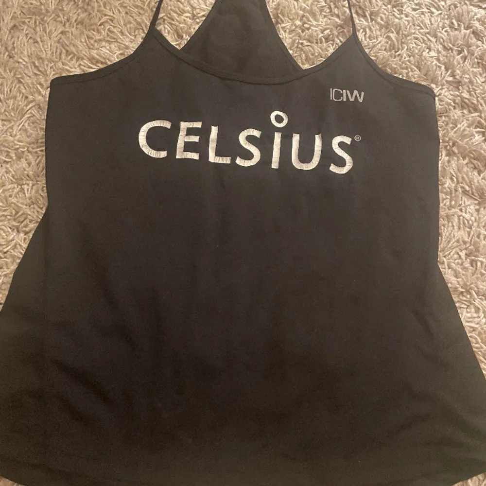 Celsius linne storlek m står celsius på ryggen med.. Toppar.
