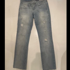 Ltb lågmidjade jeans - Stl w26  Jättesnygga jeans men dom är tyvärt för korta på mig som är ca 175 cm, tror dem passar någon som är runt 155-165❤️