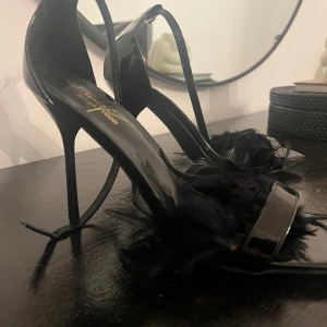 Extra snygga sandaler - Jätte jätte snygga sandaler använd en gång. Super eleganta för olika tillfälle.