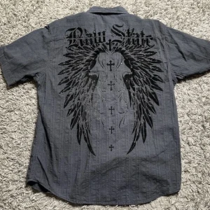 Affliction type skjorta 🖤 - Affliction type skjorta 🩶 inga defekter 🩶🖤🩶