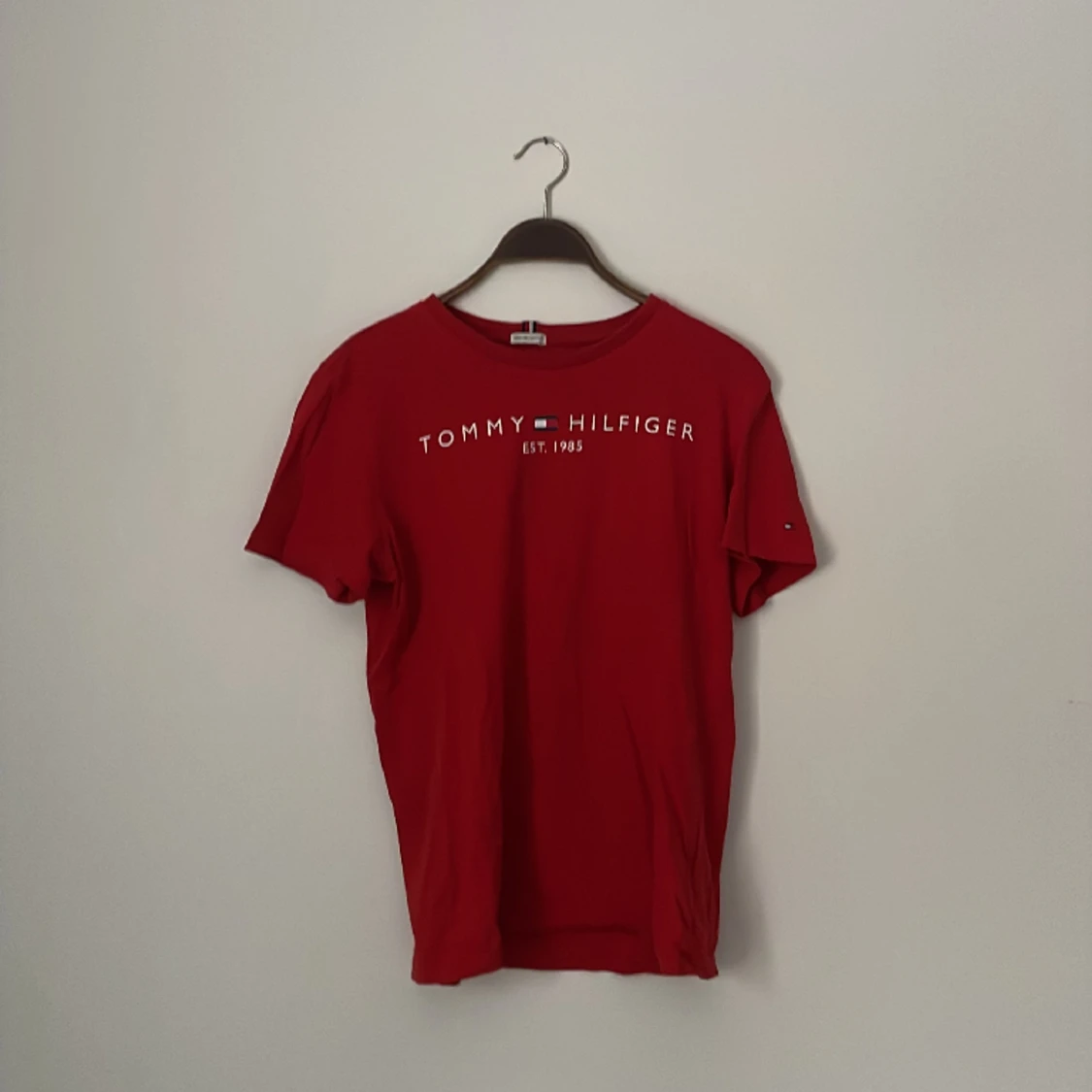 Röd Tommy hilfiger t shirt