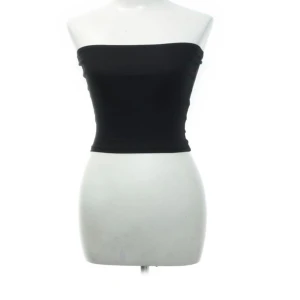 Tubetop - Supersöt tubetop💕 jättefin och nästan aldrig andvänd men säljer pga storlek⭐️