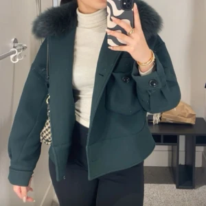 Meotine jacka Charlie grön - Grön Meotine jacka i Charlie modellen, inköpt för typ 3000 minns inte exakt. Bra skick! Vid snabb och smidig affär kan priset diskuteras❤️ Byter gärna mot en annan färg!!