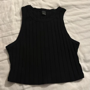 linne - ribbat linne från shein, använd max 2 gånger alltså i jätte fint skick!