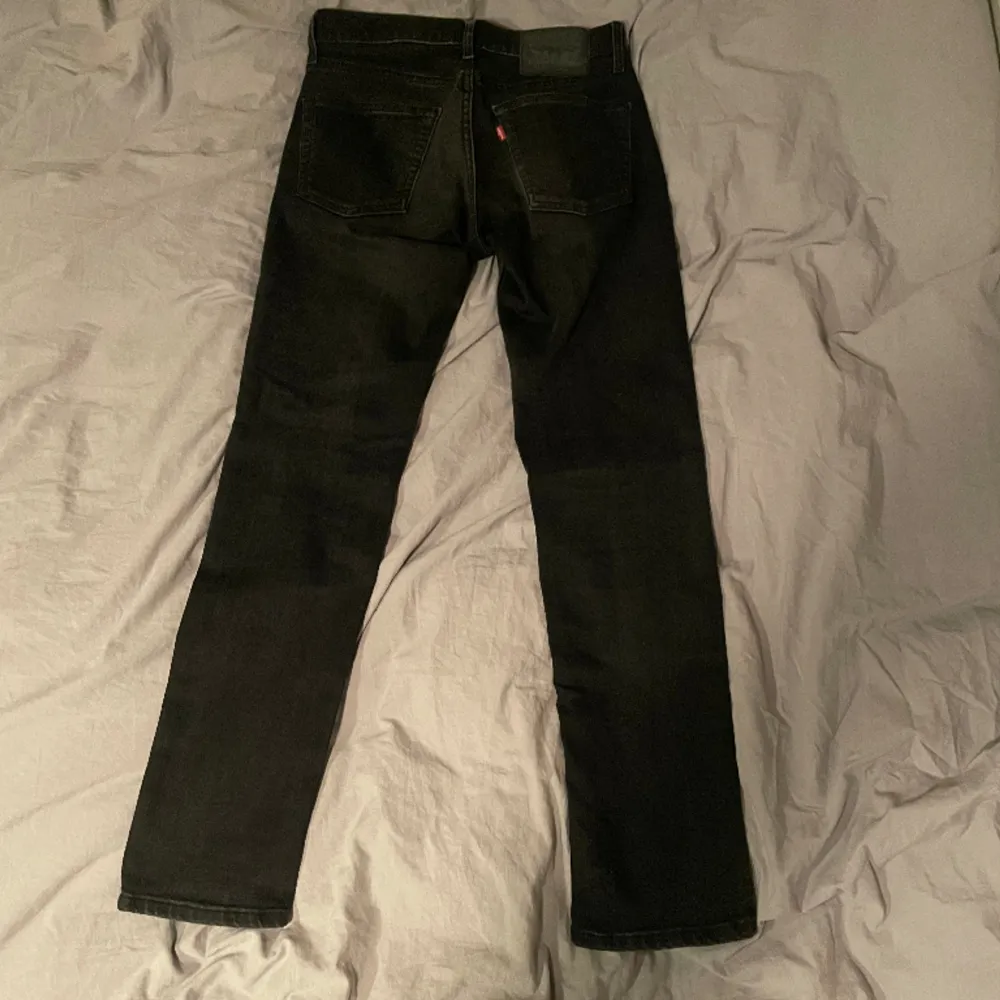 Levis jeans i moddelen 511. Bra skick, inga defekter, tveka inte på att skriva.. Jeans & Byxor.