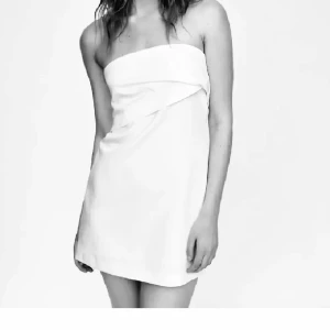 Klänning - Supersnygg klänning i nyksick💓 endast använd på studenten! 