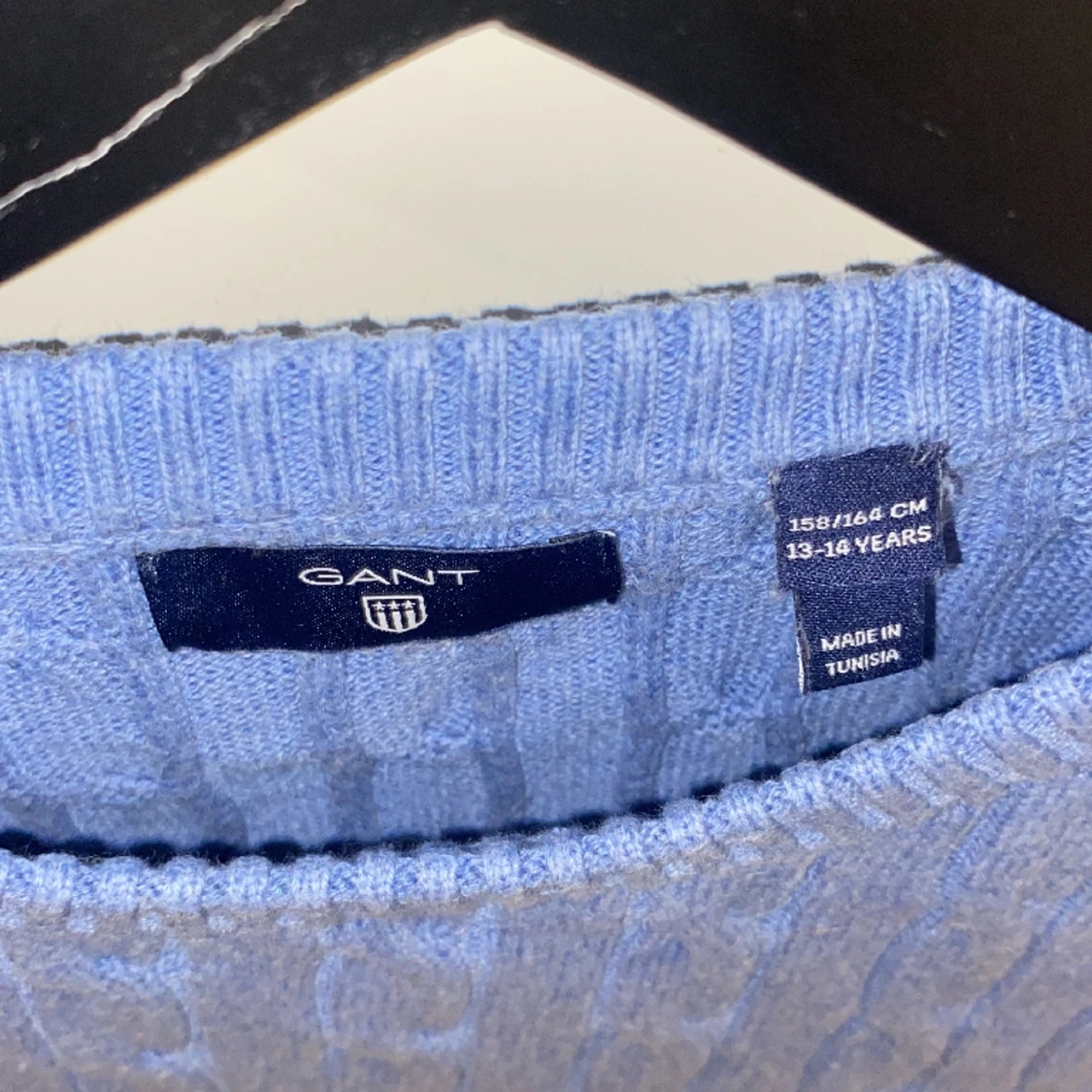 GANT LJUSBLÅ SWEATSHIRT STICKAD  - 90