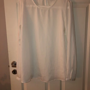 Helt ny tröja från bubbelroom  - Helt ny tröja från bubbelroom, bara testad. 