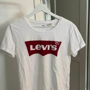 Levis t-shirt - Knappt använd, nyskick