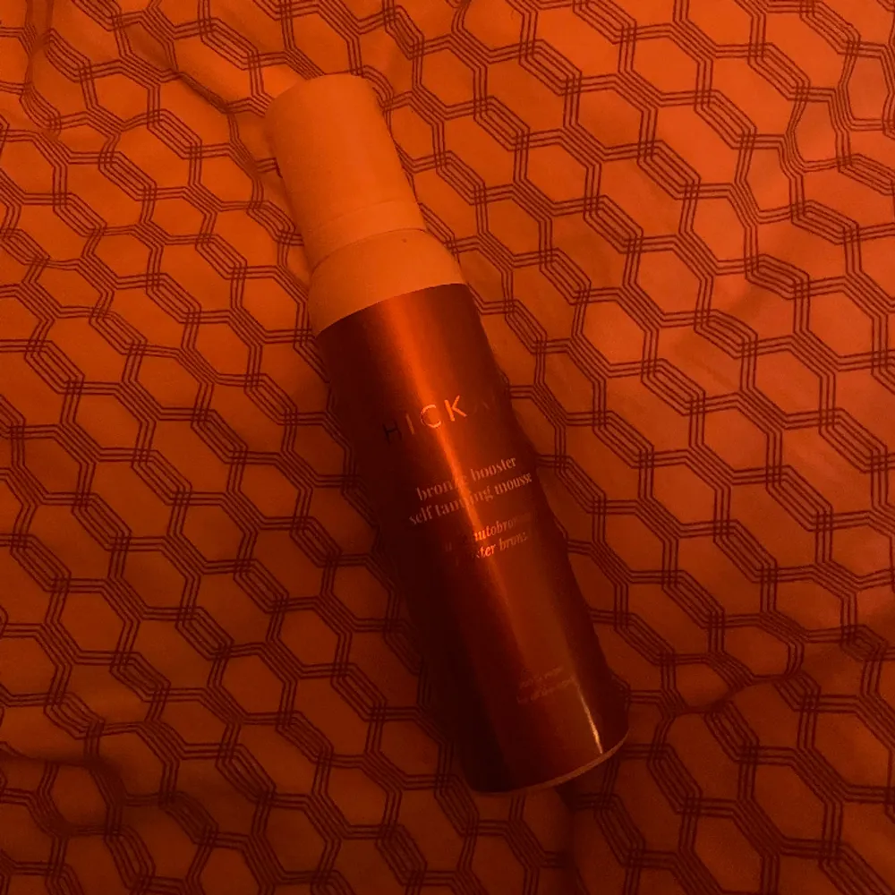 Säljer min brun utan sol mousse från hickap, endast använd en gång och säljer då jag inte tyckte den funkade på mig😓❤️ Köpt för 200kr säljer för 150kr. Muu.