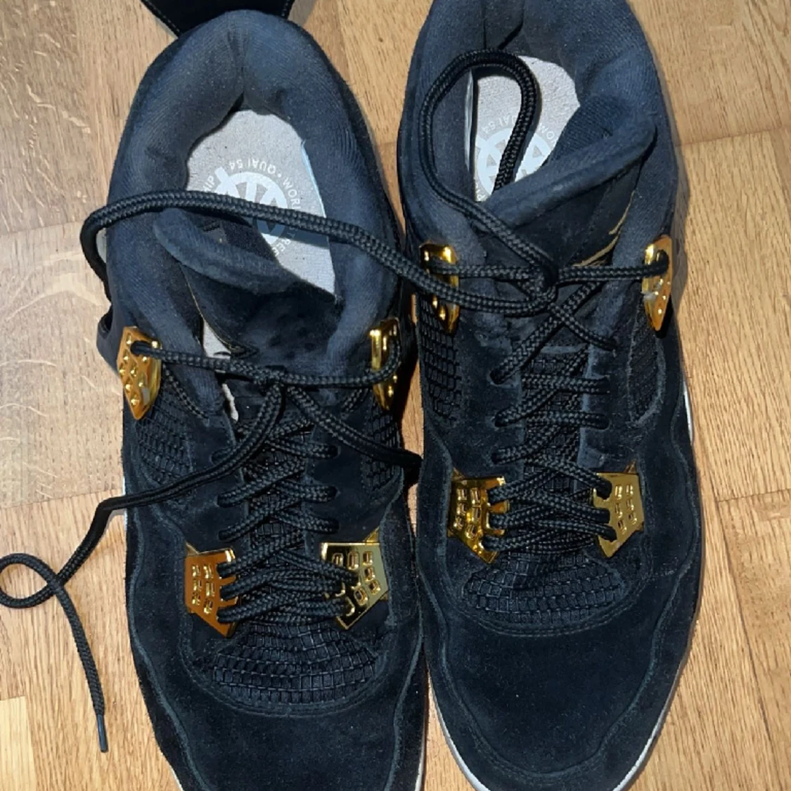 Jordan 4 retro royalty - 90