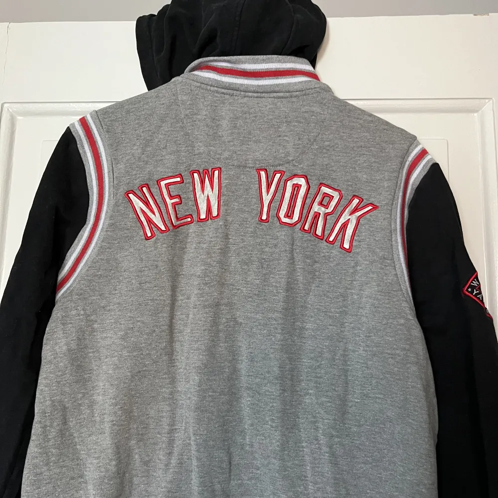 Vintage Yankees hoodie. Storlek M.. Jackor.
