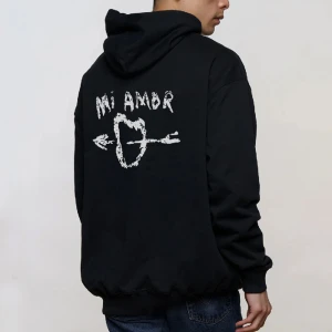 Mi Amor Hoodie  - Säljer nu min mi amor hoodie då den inte kommer till användning längre