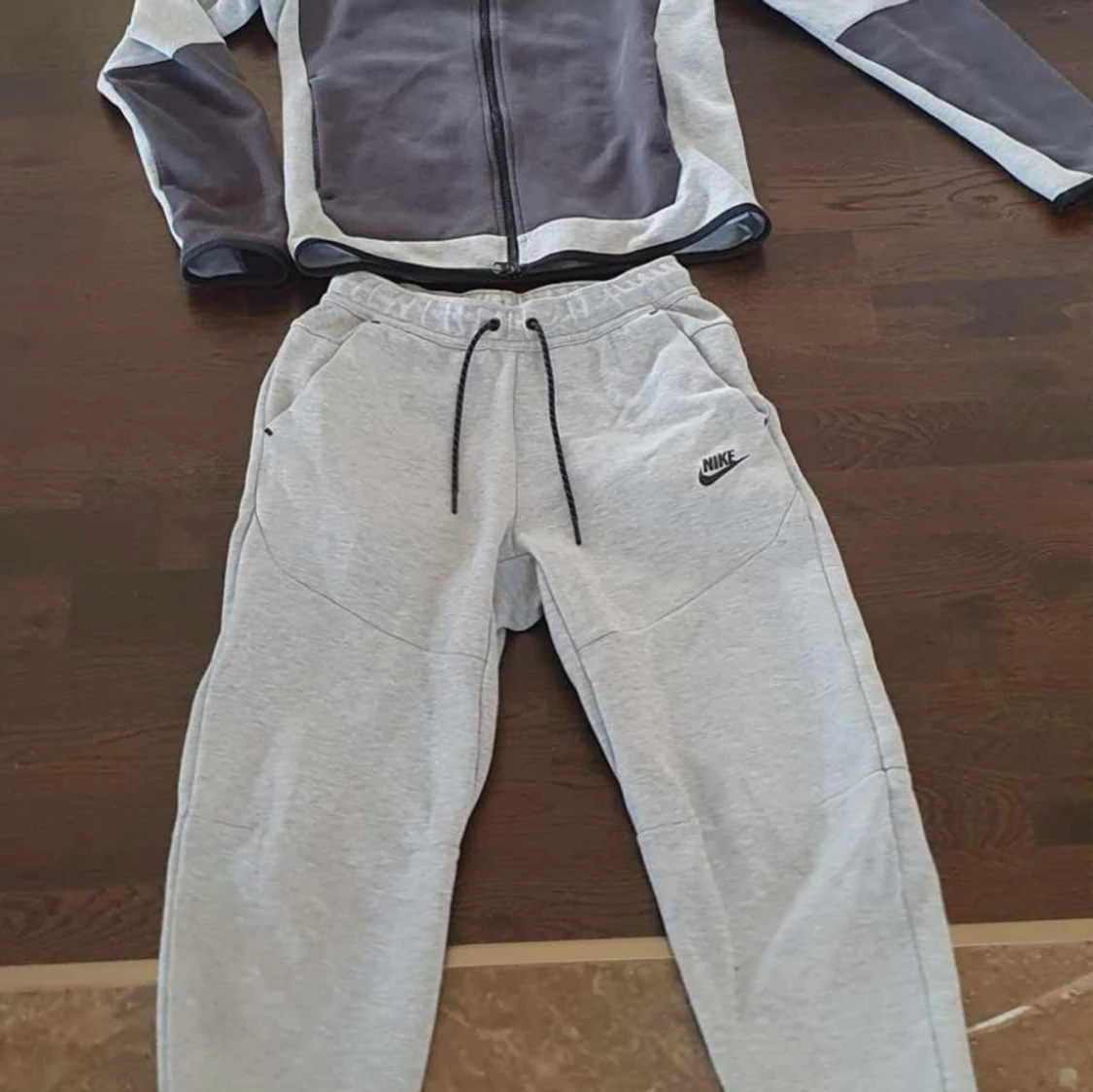 Nike tech set